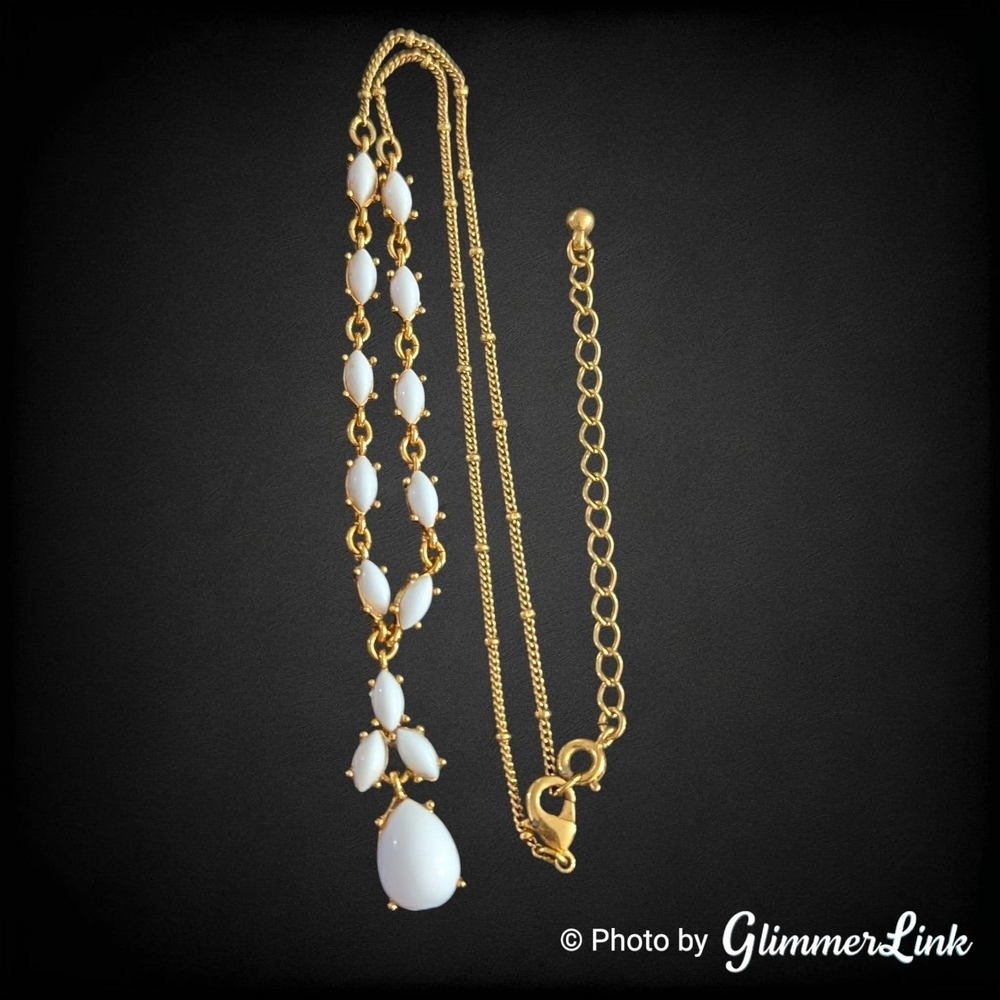 Avon 2009 White Cabochon Y Style Necklace Gold Tone Drop Pendant - Picture 7 of 11